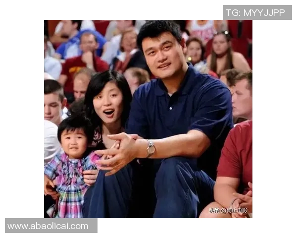 姚明女儿倾心足球明星的甜蜜爱情故事引发热议