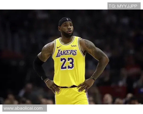 足球明星大卫赫德亚的传奇生涯与场外影响力探讨 足球明星大卫赫德亚的传奇生涯与场外影响力探讨